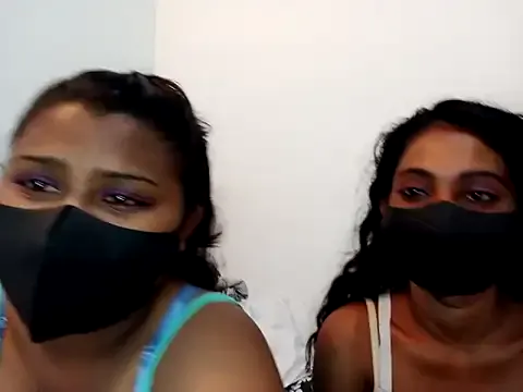 Attractive-_Girl's Thumb Image